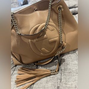 AUTHENTIC GUCCI tan Leather SOHO CHAIN TOTE